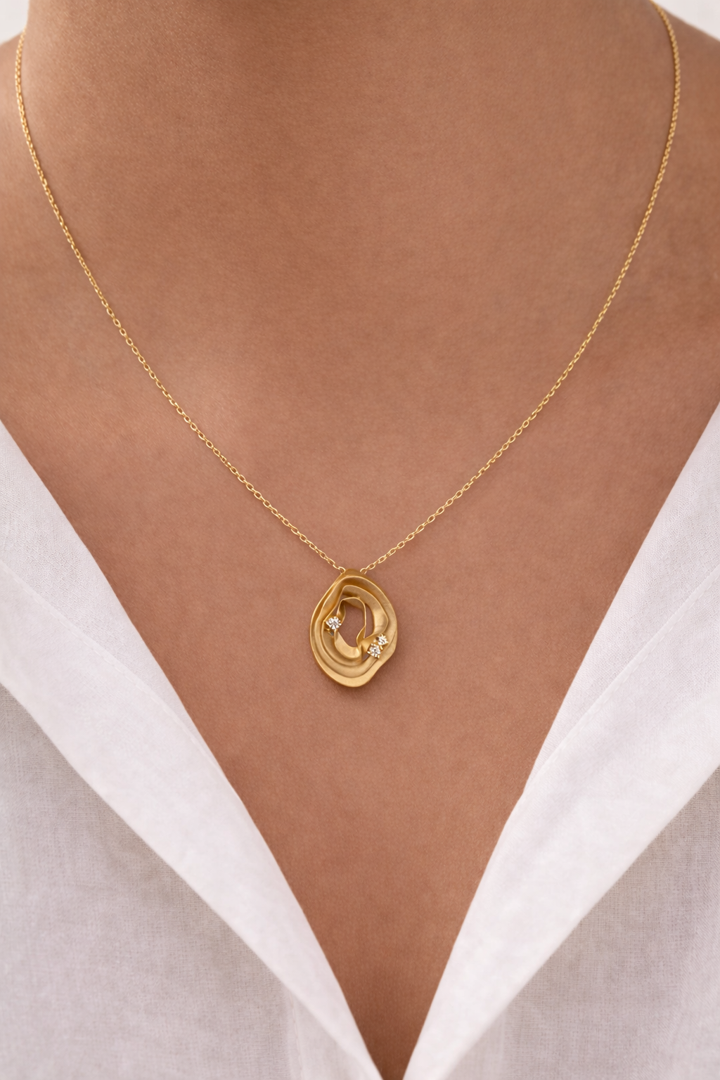 Sculpted Oval Gold Pendant Necklace